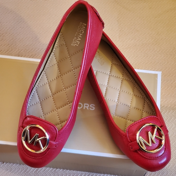 Michael Kors Lillie Moccasin shoes - Picture 6 of 7